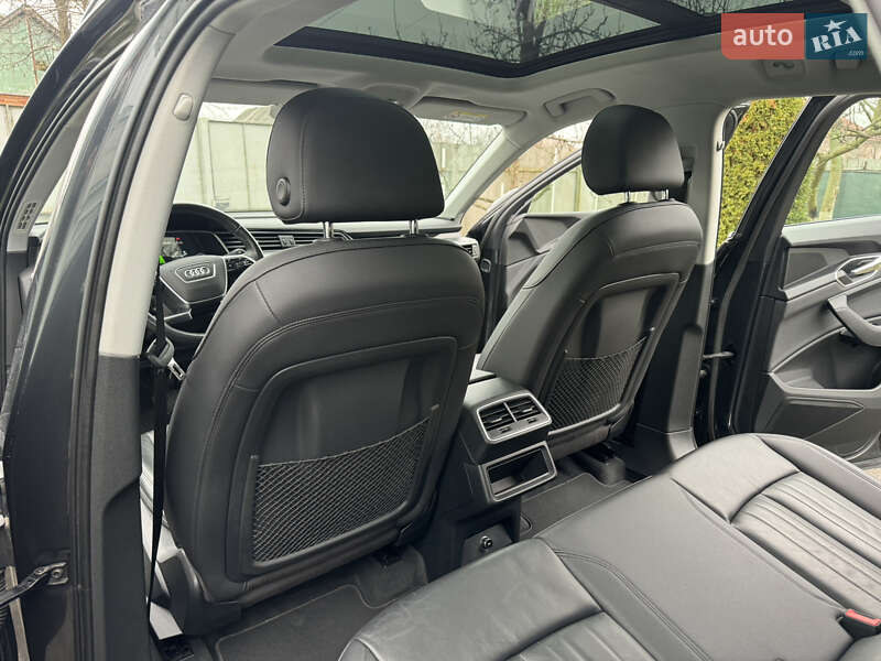 Позашляховик / Кросовер Audi e-tron 2020 в Харкові фото 38 Позашляховик / Кросовер Audi e-tron 2020 в Харкові
