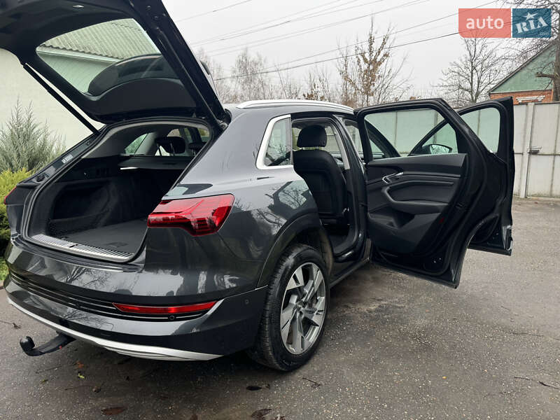 Позашляховик / Кросовер Audi e-tron 2020 в Харкові фото 47 Позашляховик / Кросовер Audi e-tron 2020 в Харкові