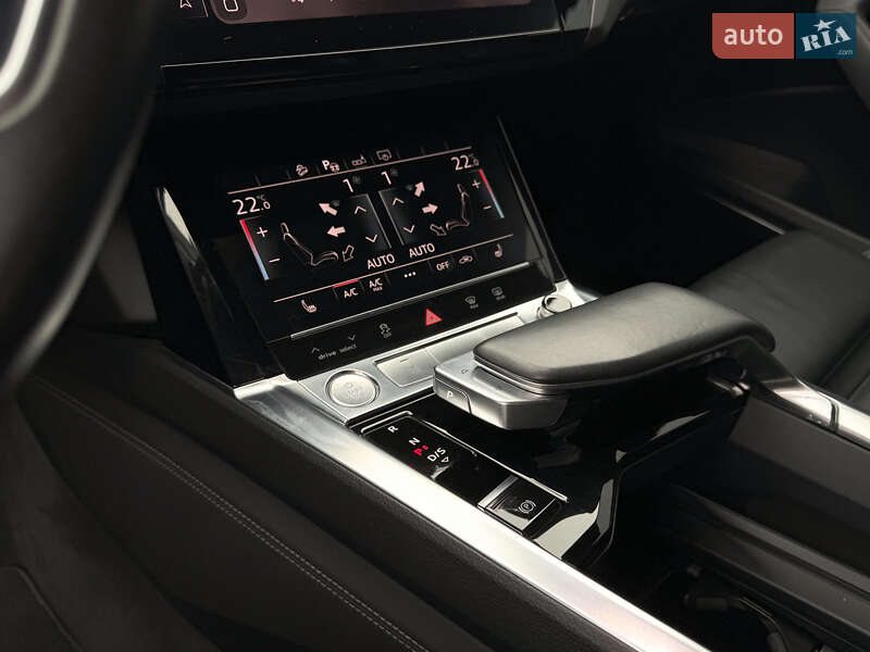 Внедорожник / Кроссовер Audi e-tron 2019 в Харькове