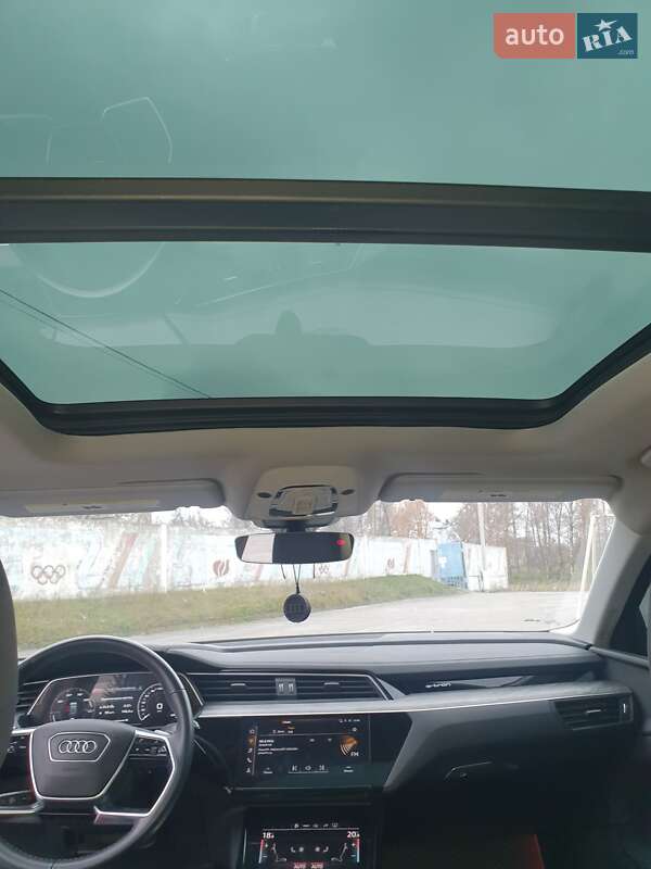 Позашляховик / Кросовер Audi e-tron 2022 в Березані