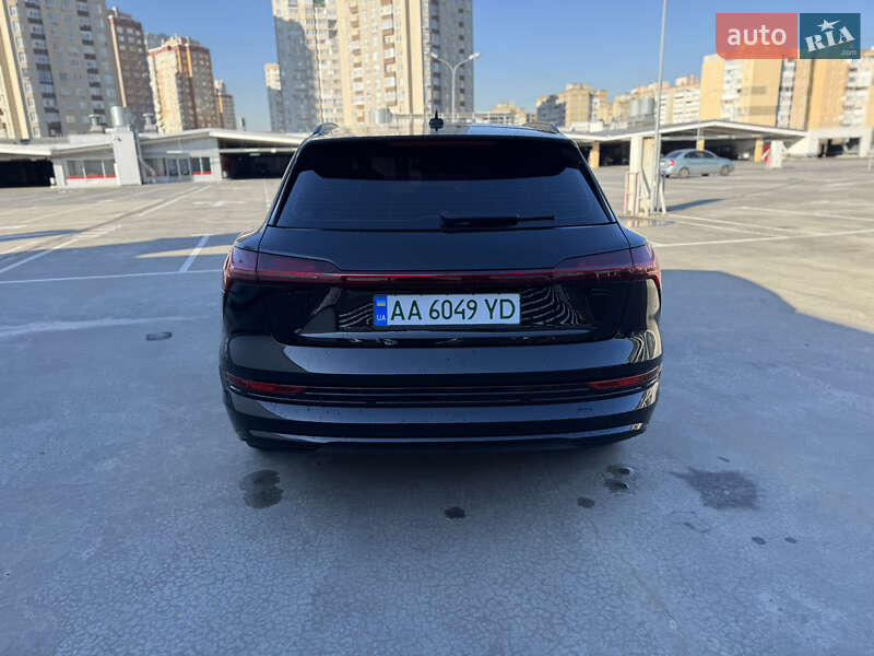 Внедорожник / Кроссовер Audi e-tron 2020 в Киеве