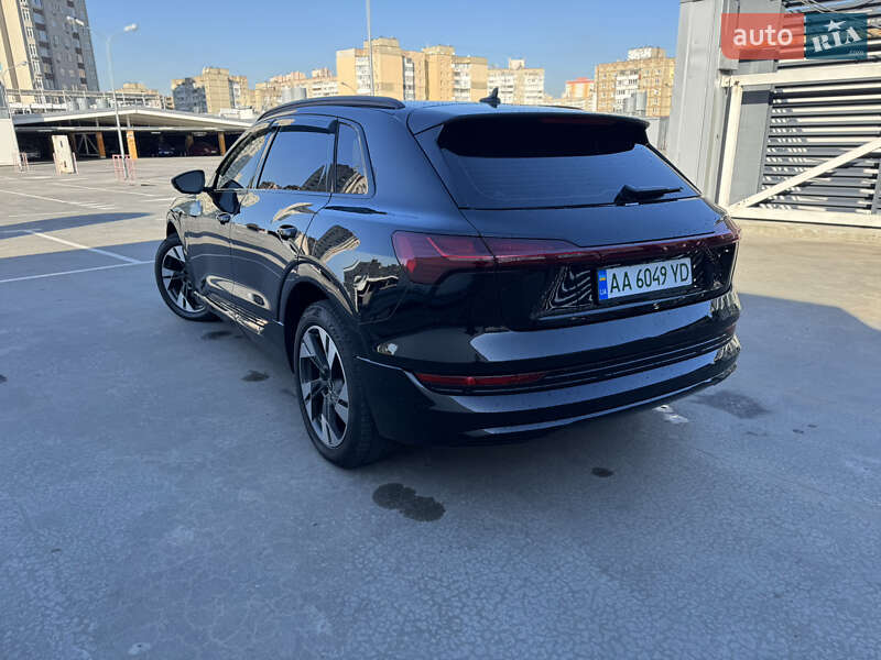 Внедорожник / Кроссовер Audi e-tron 2020 в Киеве