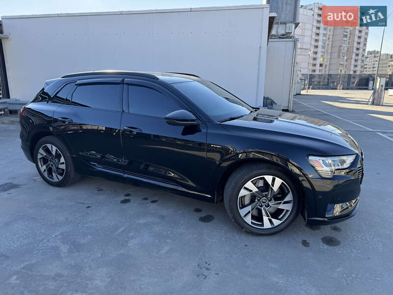 Внедорожник / Кроссовер Audi e-tron 2020 в Киеве