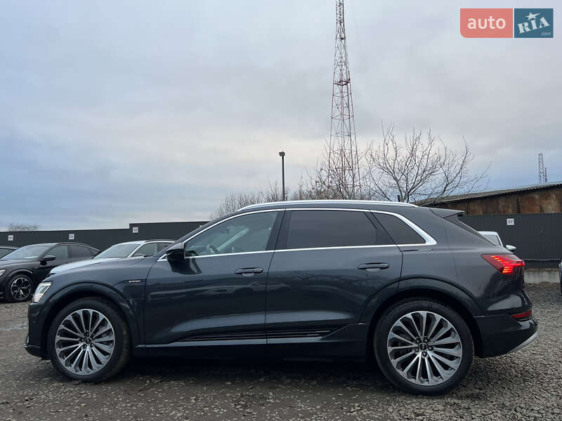 Позашляховик / Кросовер Audi e-tron 2022 в Луцьку
