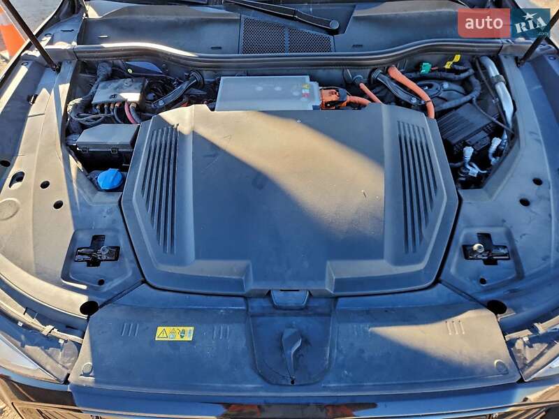 Внедорожник / Кроссовер Audi e-tron 2021 в Днепре