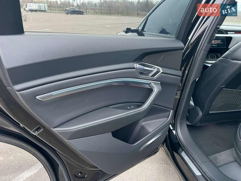 Внедорожник / Кроссовер Audi e-tron 2022 в Ровно фото 36 Внедорожник / Кроссовер Audi e-tron 2022 в Ровно