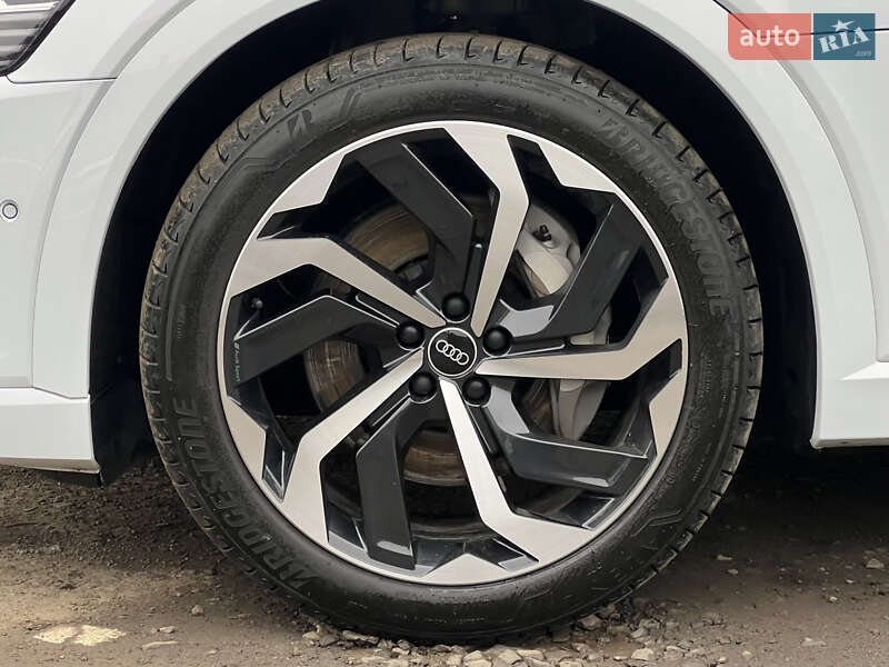 Внедорожник / Кроссовер Audi e-tron 2023 в Луцке