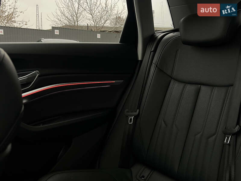 Внедорожник / Кроссовер Audi e-tron 2023 в Луцке