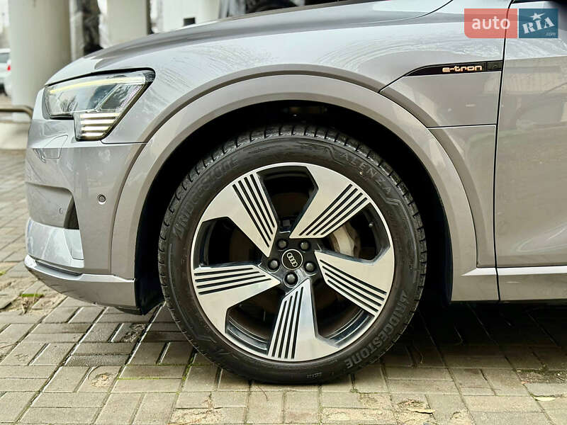 Внедорожник / Кроссовер Audi e-tron 2022 в Днепре фото 10 Внедорожник / Кроссовер Audi e-tron 2022 в Днепре
