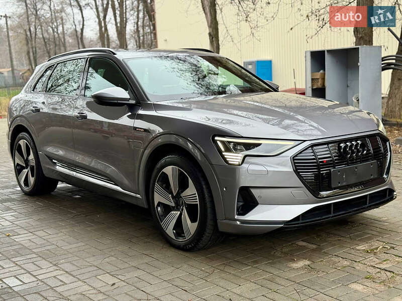 Внедорожник / Кроссовер Audi e-tron 2022 в Днепре фото 12 Внедорожник / Кроссовер Audi e-tron 2022 в Днепре