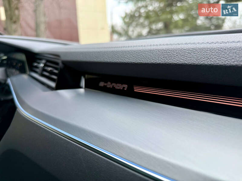 Внедорожник / Кроссовер Audi e-tron 2022 в Днепре фото 58 Внедорожник / Кроссовер Audi e-tron 2022 в Днепре
