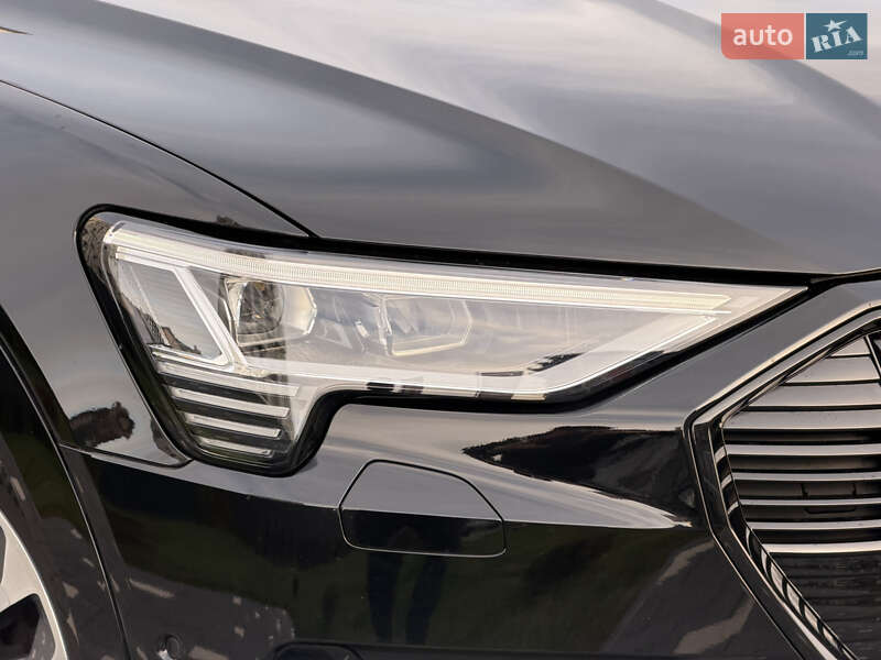 Внедорожник / Кроссовер Audi e-tron 2022 в Ужгороде