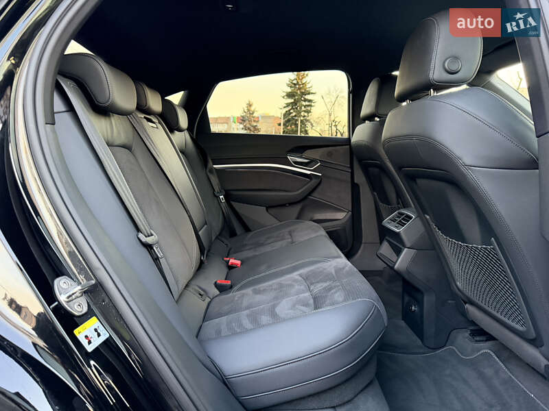 Внедорожник / Кроссовер Audi e-tron 2022 в Ужгороде