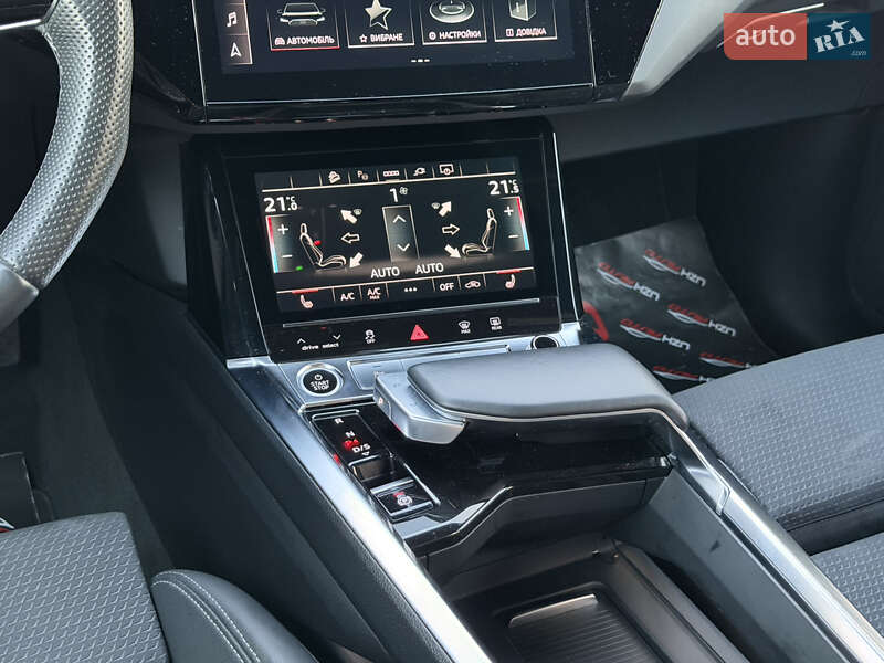 Внедорожник / Кроссовер Audi e-tron 2022 в Ужгороде