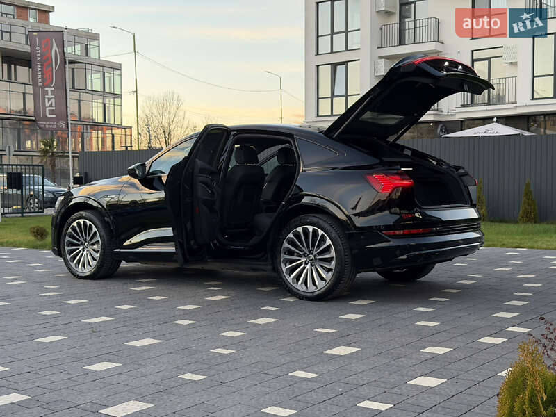 Внедорожник / Кроссовер Audi e-tron 2022 в Ужгороде