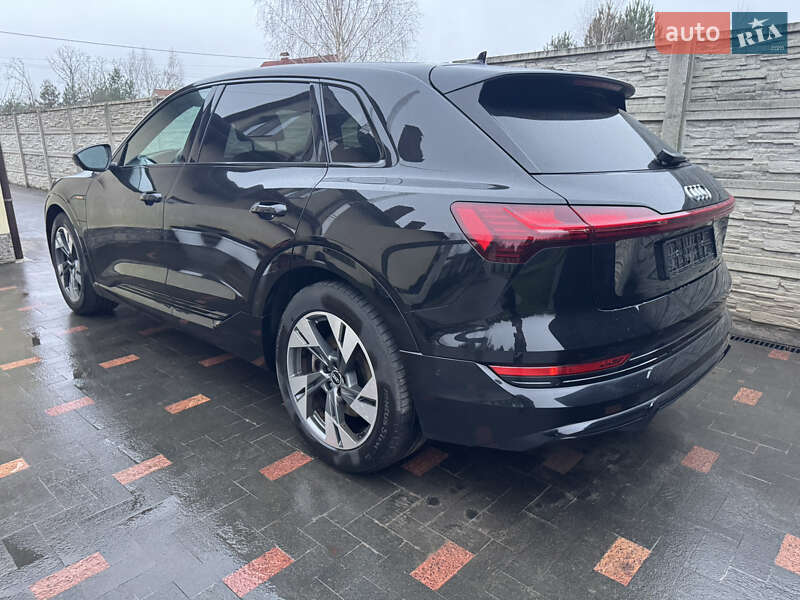 Позашляховик / Кросовер Audi e-tron 2022 в Житомирі