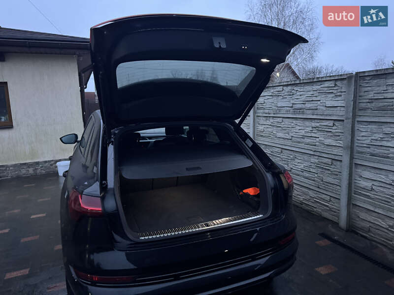 Позашляховик / Кросовер Audi e-tron 2022 в Житомирі