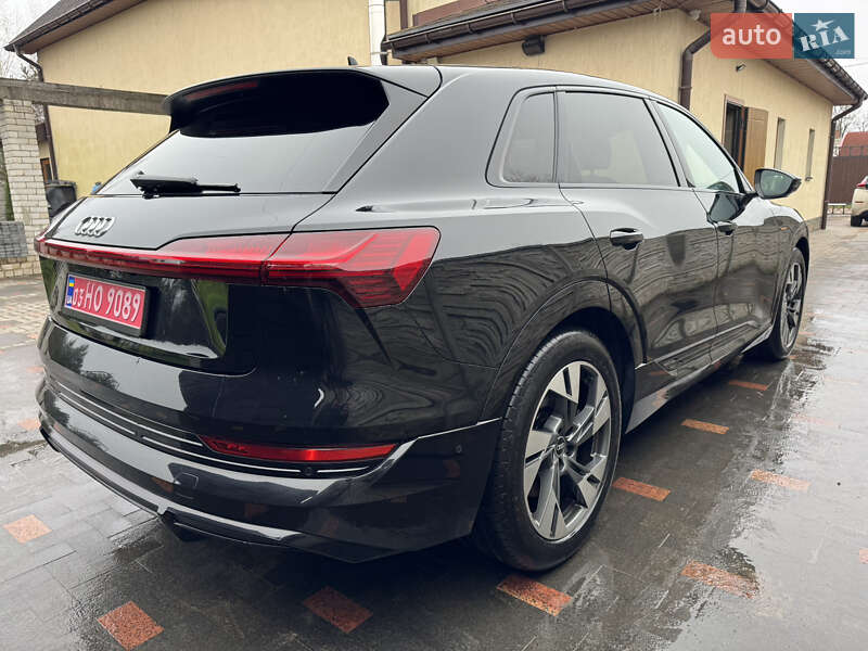Позашляховик / Кросовер Audi e-tron 2022 в Житомирі