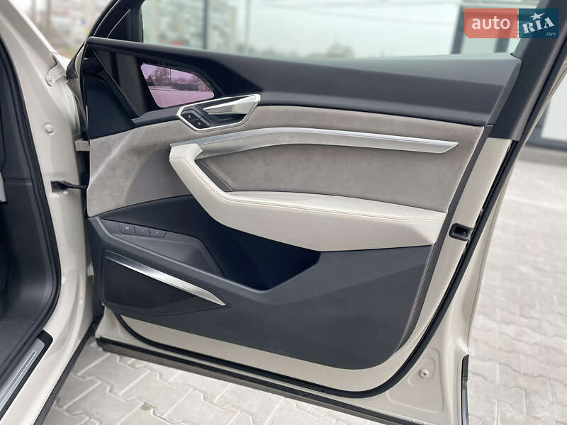 Внедорожник / Кроссовер Audi e-tron 2018 в Кропивницком