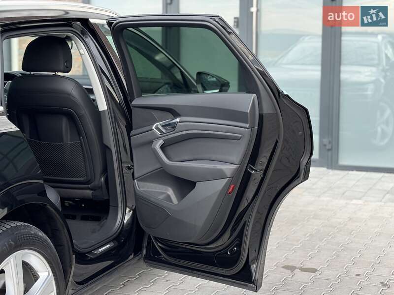 Внедорожник / Кроссовер Audi e-tron 2019 в Тернополе