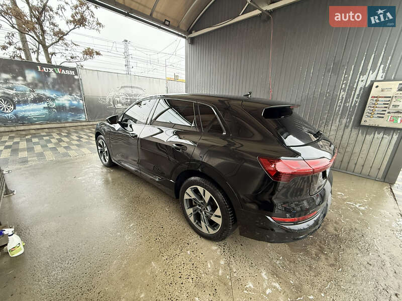 Позашляховик / Кросовер Audi e-tron 2021 в Сваляві фото 6 Позашляховик / Кросовер Audi e-tron 2021 в Сваляві