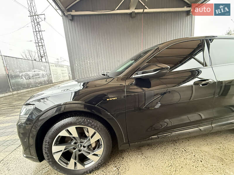 Позашляховик / Кросовер Audi e-tron 2021 в Сваляві фото 17 Позашляховик / Кросовер Audi e-tron 2021 в Сваляві