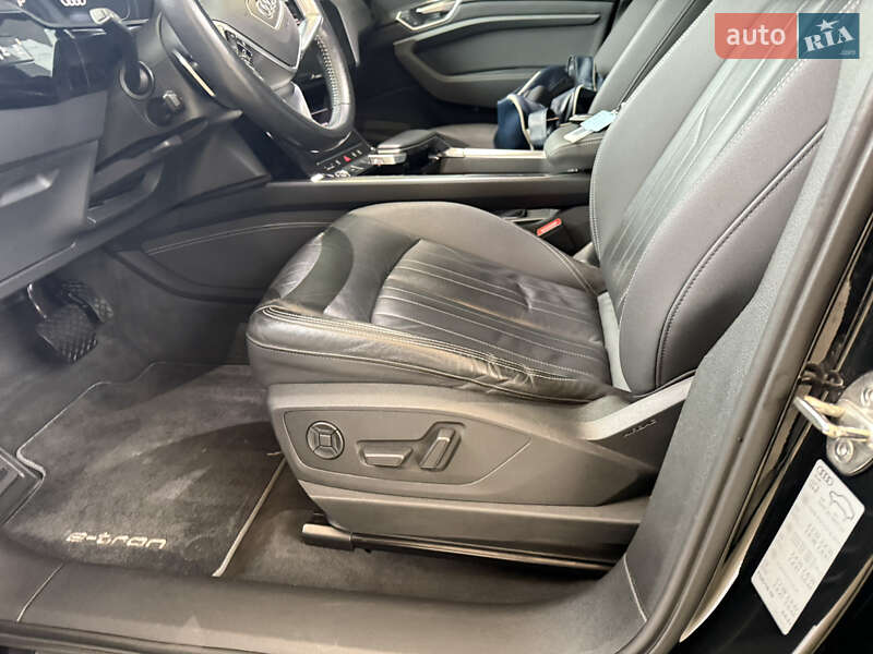Позашляховик / Кросовер Audi e-tron 2021 в Сваляві фото 33 Позашляховик / Кросовер Audi e-tron 2021 в Сваляві