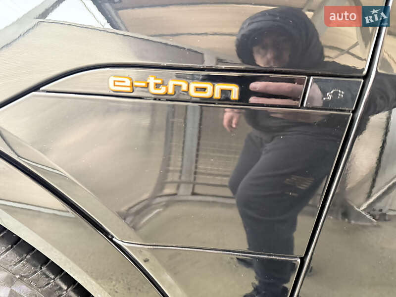 Позашляховик / Кросовер Audi e-tron 2021 в Сваляві фото 43 Позашляховик / Кросовер Audi e-tron 2021 в Сваляві