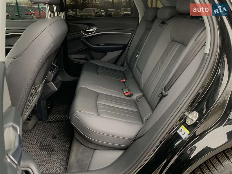 Внедорожник / Кроссовер Audi e-tron 2022 в Бердичеве