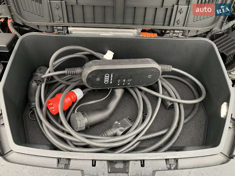 Внедорожник / Кроссовер Audi e-tron 2022 в Бердичеве