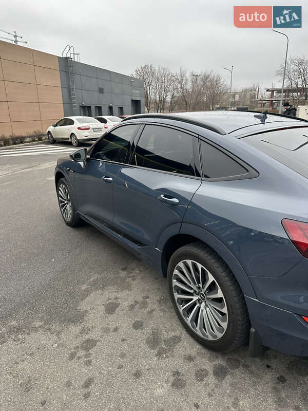 Позашляховик / Кросовер Audi e-tron 2020 в Дніпрі