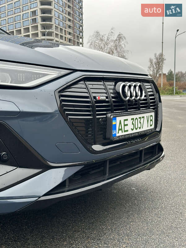 Позашляховик / Кросовер Audi e-tron 2020 в Дніпрі