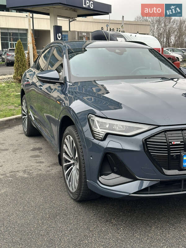 Позашляховик / Кросовер Audi e-tron 2020 в Дніпрі