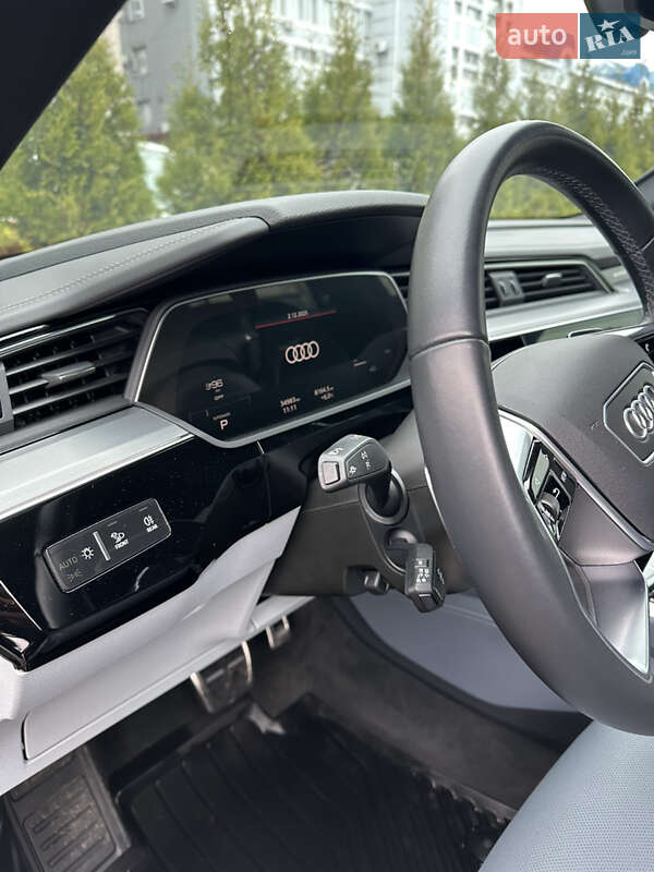 Позашляховик / Кросовер Audi e-tron 2020 в Дніпрі