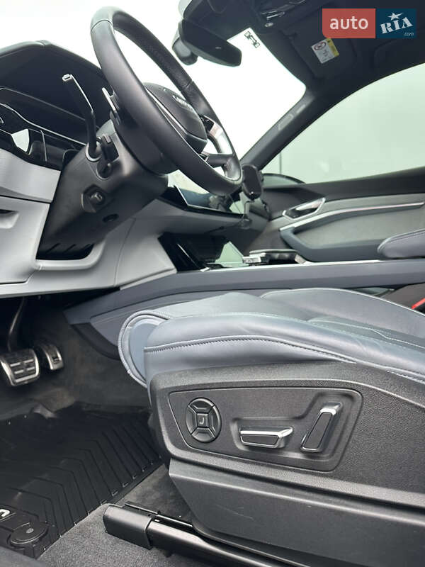 Позашляховик / Кросовер Audi e-tron 2020 в Дніпрі