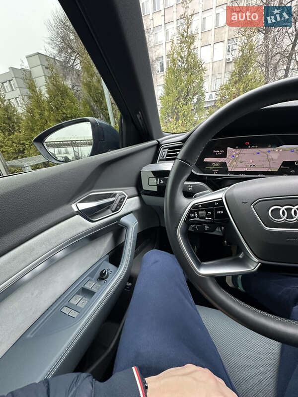 Позашляховик / Кросовер Audi e-tron 2020 в Дніпрі