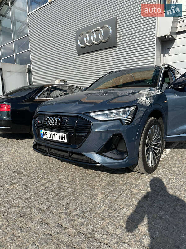 Позашляховик / Кросовер Audi e-tron 2020 в Дніпрі