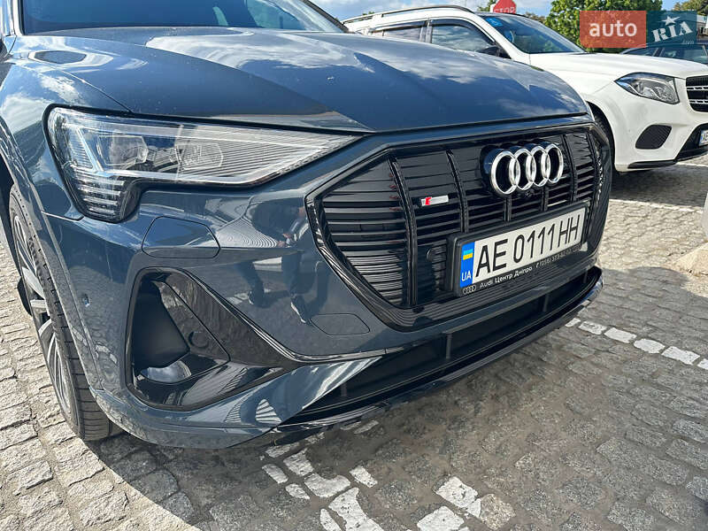 Позашляховик / Кросовер Audi e-tron 2020 в Дніпрі