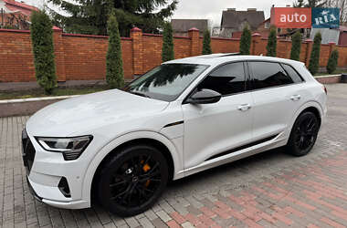 Позашляховик / Кросовер Audi e-tron 2022 в Хмельницькому