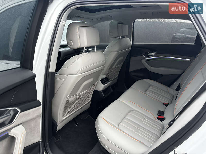 Внедорожник / Кроссовер Audi e-tron 2021 в Львове