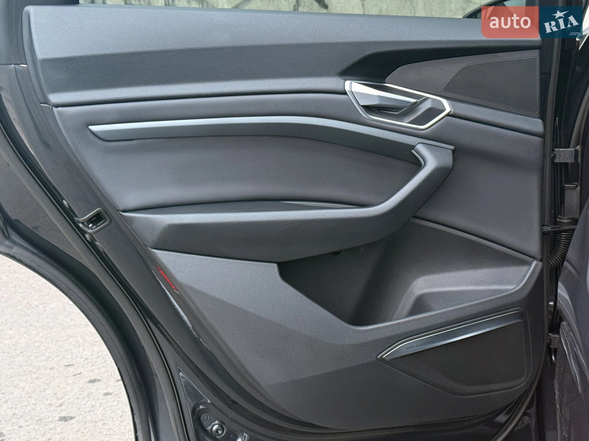 2020 Audi e-tron - мініатюра 35