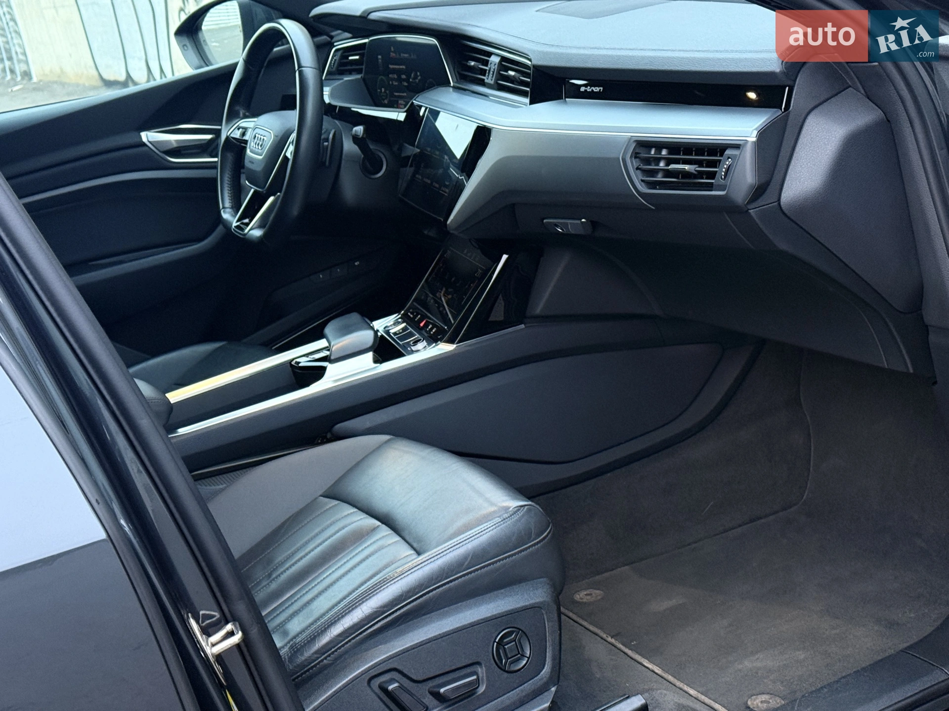2020 Audi e-tron - мініатюра 42