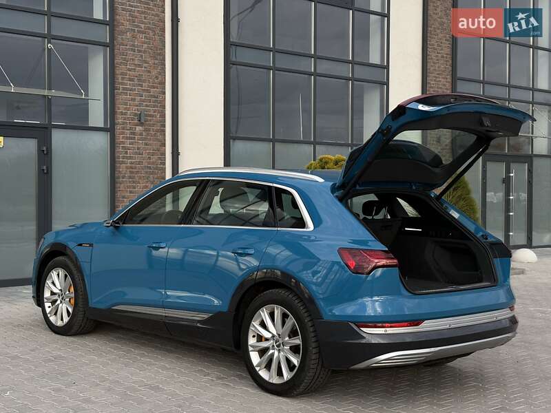 Внедорожник / Кроссовер Audi e-tron 2019 в Тернополе
