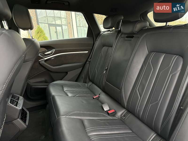 Внедорожник / Кроссовер Audi e-tron 2019 в Тернополе