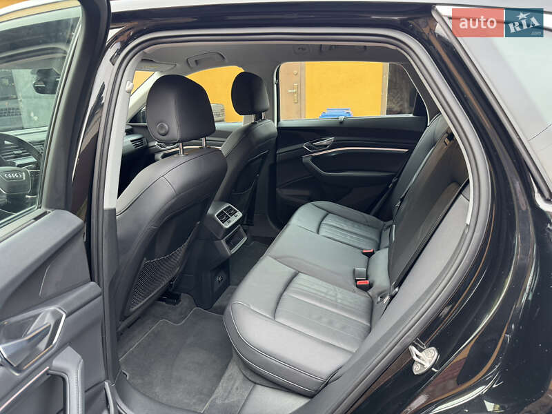 Внедорожник / Кроссовер Audi e-tron 2021 в Ровно фото 16 Внедорожник / Кроссовер Audi e-tron 2021 в Ровно