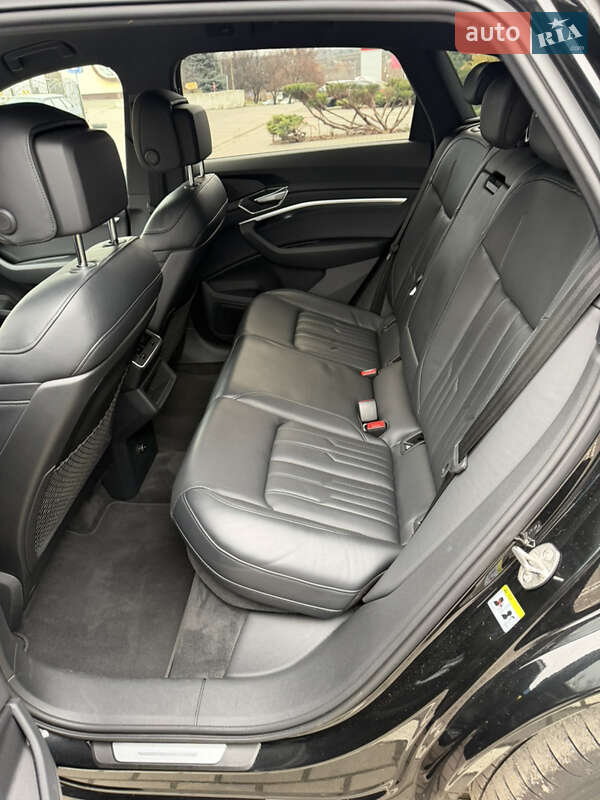 Позашляховик / Кросовер Audi e-tron 2021 в Рівному фото 20 Позашляховик / Кросовер Audi e-tron 2021 в Рівному