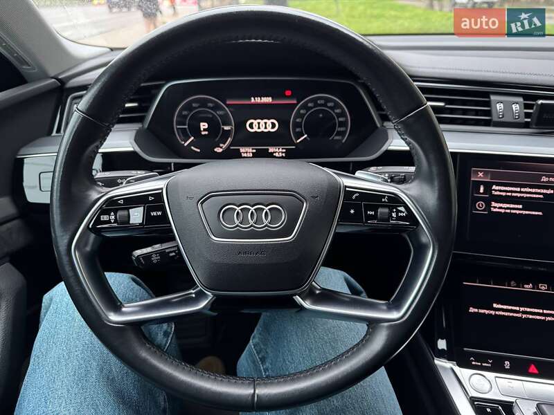 Внедорожник / Кроссовер Audi e-tron 2019 в Киеве фото 17 Внедорожник / Кроссовер Audi e-tron 2019 в Киеве