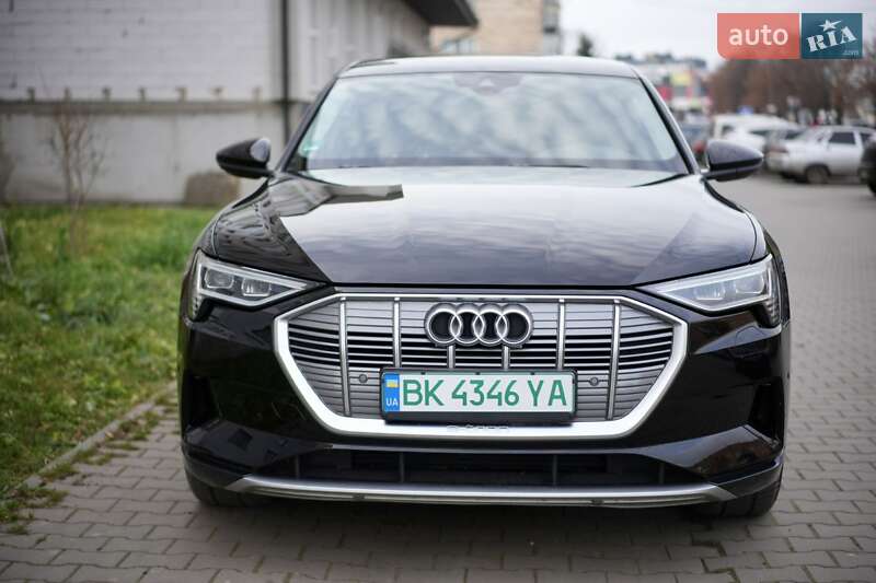 Внедорожник / Кроссовер Audi e-tron 2022 в Дубно фото 3 Внедорожник / Кроссовер Audi e-tron 2022 в Дубно