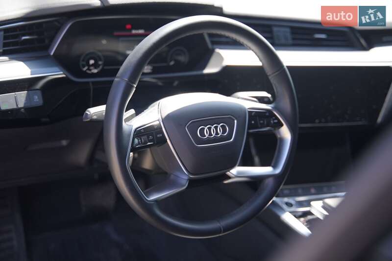 Внедорожник / Кроссовер Audi e-tron 2022 в Дубно фото 26 Внедорожник / Кроссовер Audi e-tron 2022 в Дубно