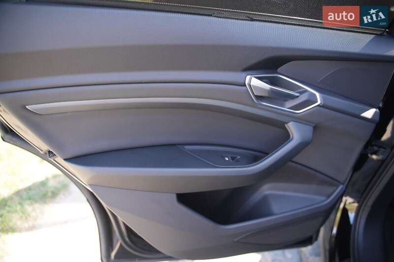 Внедорожник / Кроссовер Audi e-tron 2022 в Дубно фото 41 Внедорожник / Кроссовер Audi e-tron 2022 в Дубно